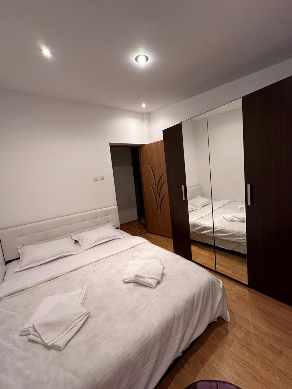 Special Apartment Nadeva Suceava Exteriör bild